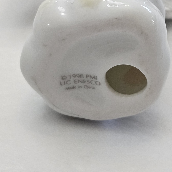 Precious Moments Christmas Ornament - Picture 7 of 7